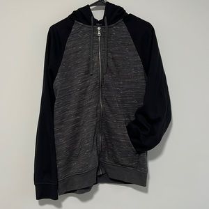 URBAN PIPELINE - Men’s Zip-Up Hoodie. SIZE: MEDIUM.